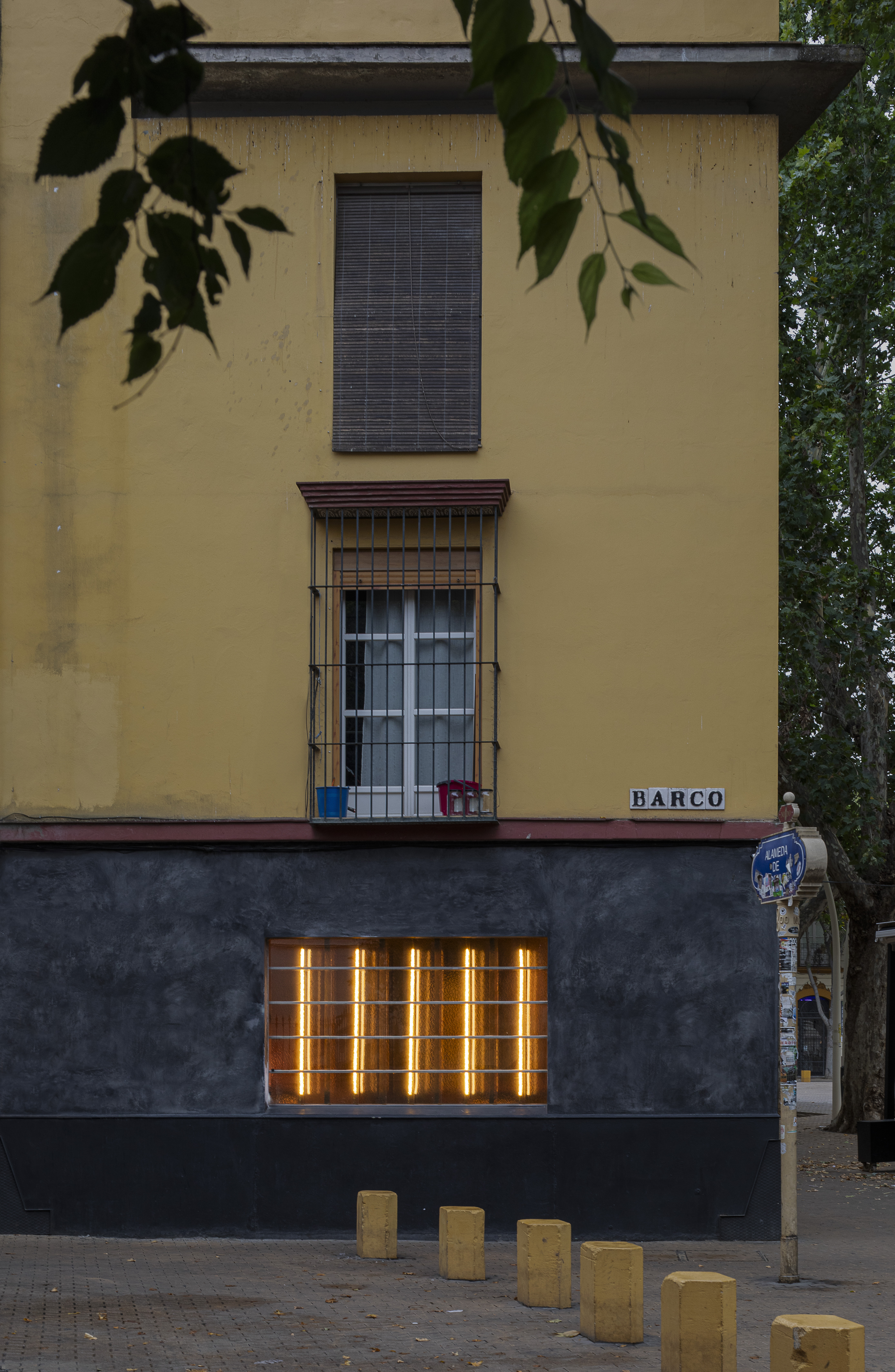 EXTERIOR 2 - LOCAL DE TRAGOS MEXICANO EN SEVILLA - ESTUDIO ARQUITECTURA CHICO MUÑOZ