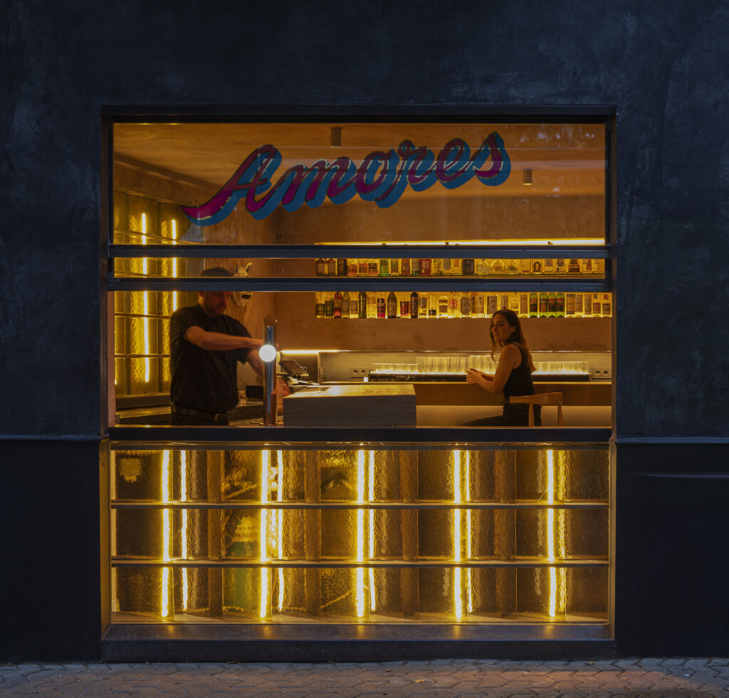 FACHADA 1 - LOCAL DE TRAGOS MEXICANO EN SEVILLA - ESTUDIO ARQUITECTURA CHICO MUÑOZ