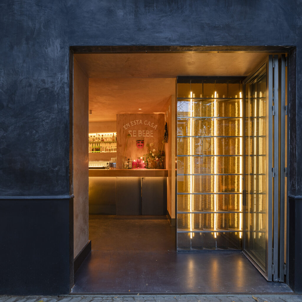 ENTRADA - LOCAL DE TRAGOS MEXICANO EN SEVILLA - ESTUDIO ARQUITECTURA CHICO MUÑOZ
